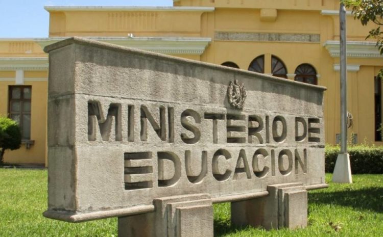 Mineduc cancela practicas a graduandos - Epicentro GT